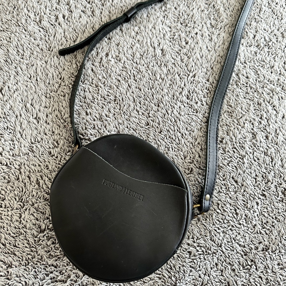Portland Leather Co. Black Circle Bag - See photos for wear/Scratches